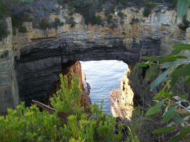 F45 The Tasman Arch on the Tasman Peninsula.